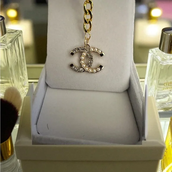 Custom Zipperpull pendant necklace - Picture 3 of 5